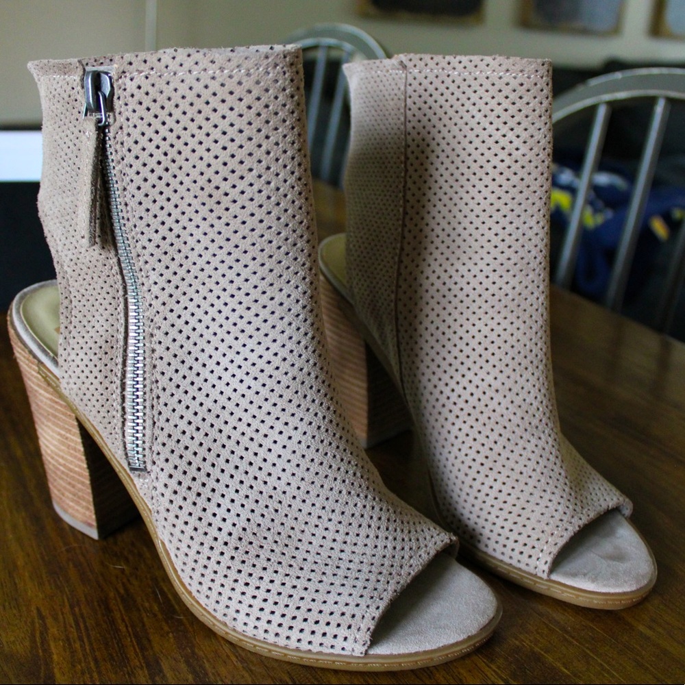 Dolce Vita Suede Heels